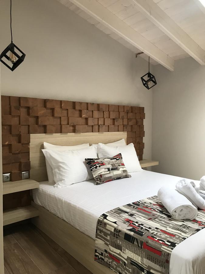 B. U. Luxury Apartments Asproválta Luaran gambar